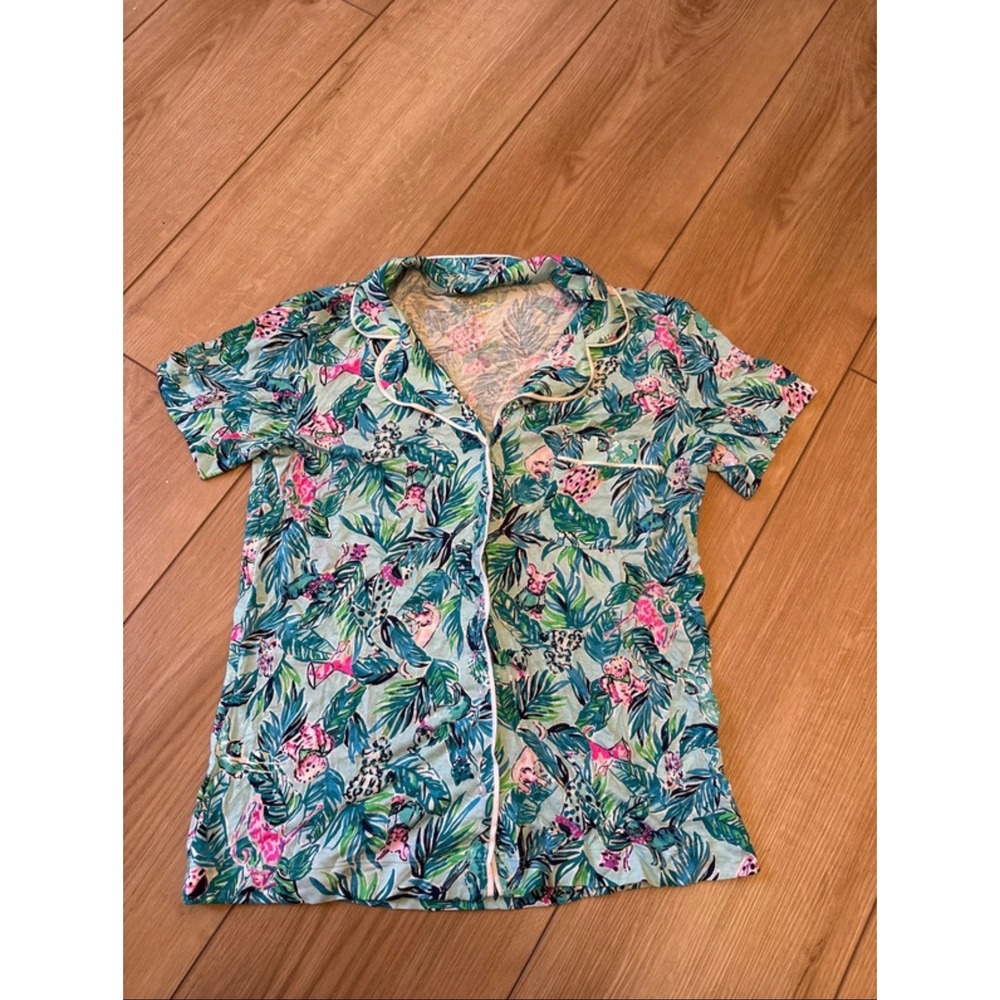Lilly Pulitzer Pajama Top Small Tropical Animal Print Short Sleeve Sleep Shirt